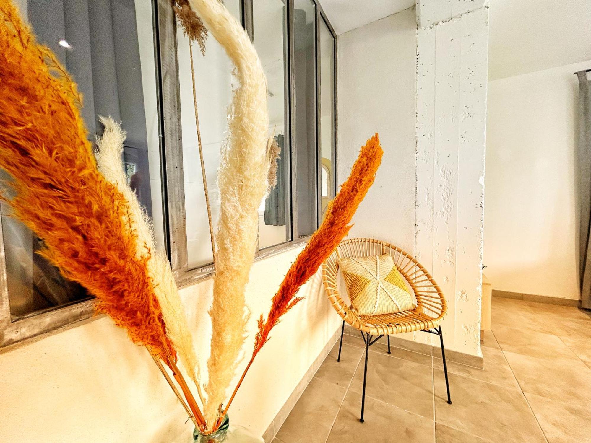Doux Rouinet Cocoon Apartment Fourques  Ngoại thất bức ảnh