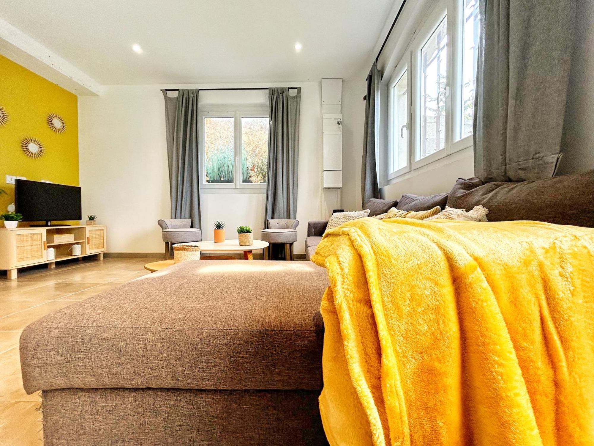 Doux Rouinet Cocoon Apartment Fourques  Ngoại thất bức ảnh