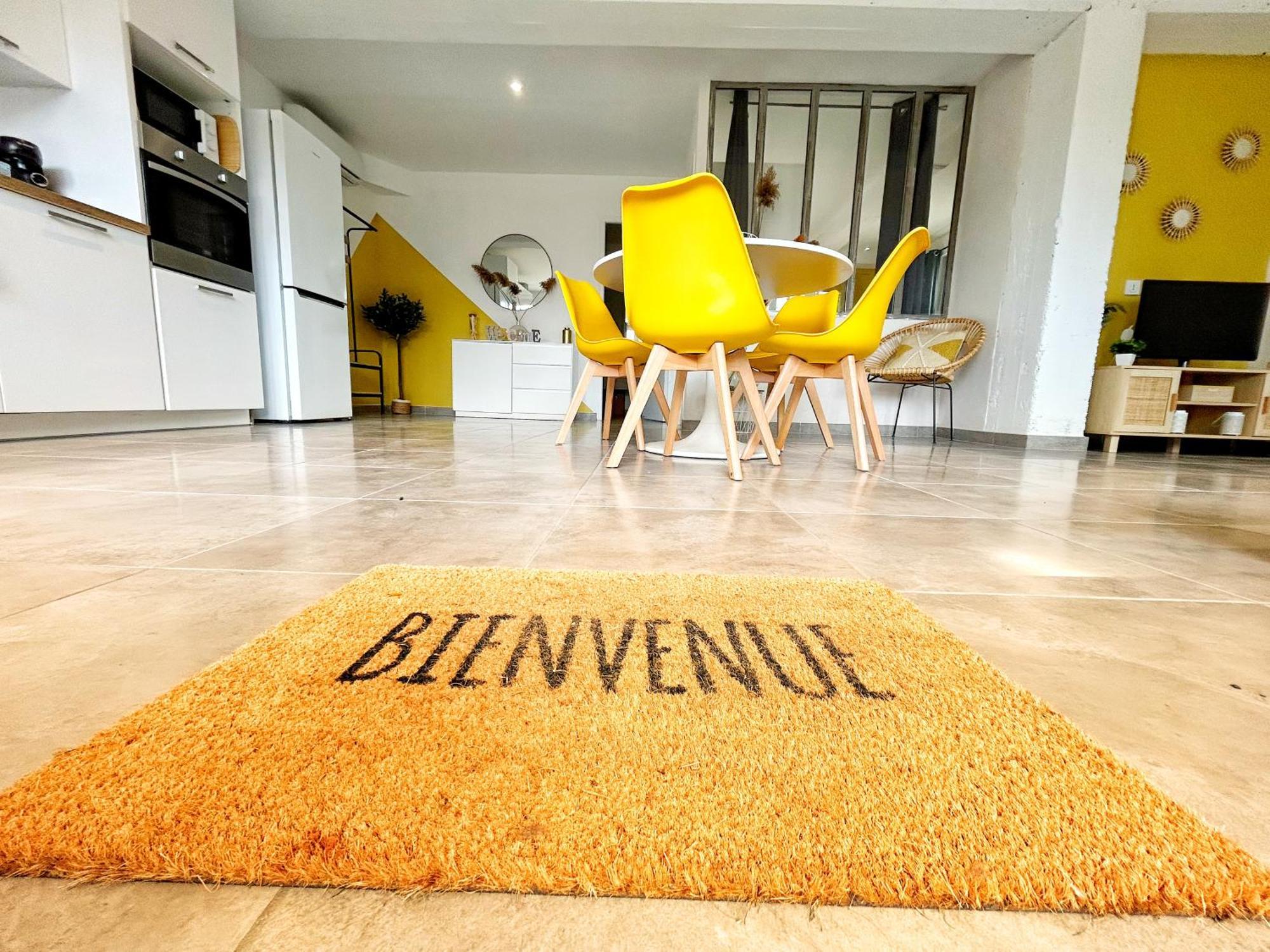 Doux Rouinet Cocoon Apartment Fourques  Ngoại thất bức ảnh