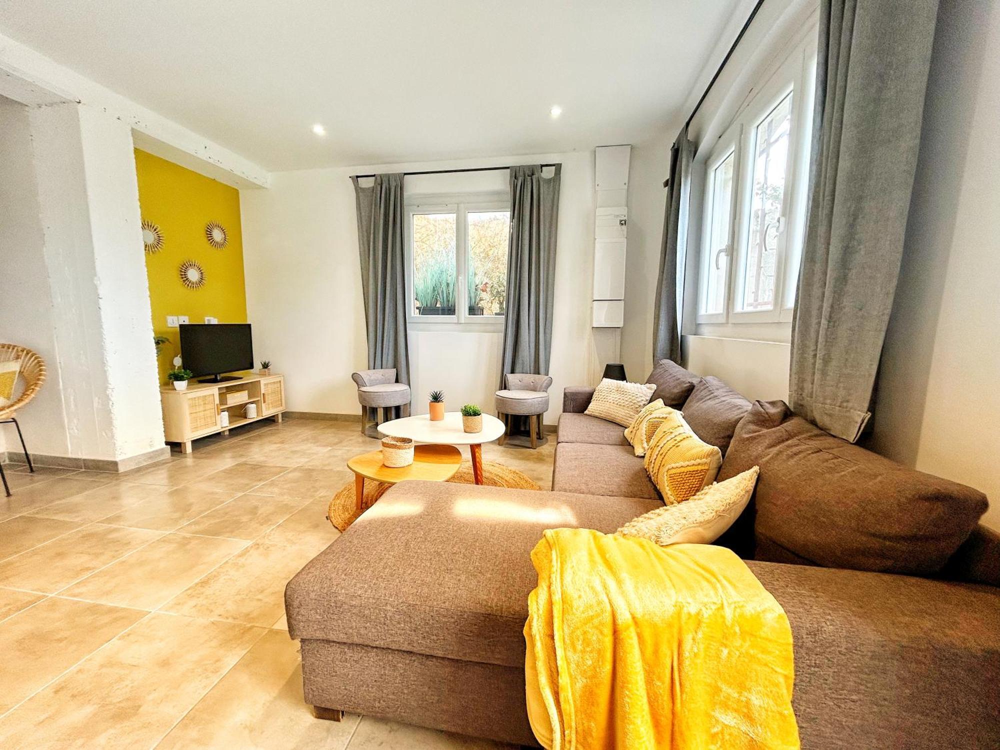 Doux Rouinet Cocoon Apartment Fourques  Ngoại thất bức ảnh